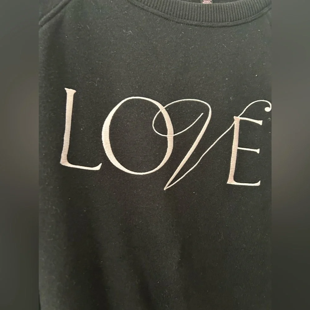Victoria’s Secret Black LOVE Crewneck Sweatshirt XS 19.5 PTP - Picture 4 of 5